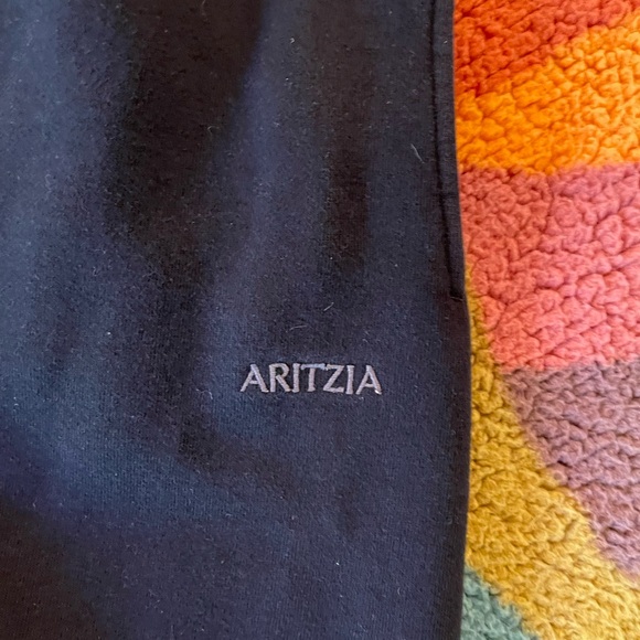 Aritzia Sweat Fleece - Cozy Fleece Black - Picture 2 of 9
